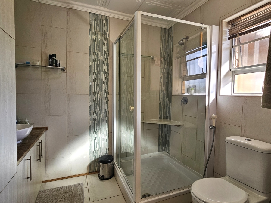 4 Bedroom Property for Sale in Wavecrest Eastern Cape
